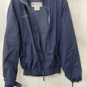 Men’s blue Columbia Medium fleece shell water resistant jacket.